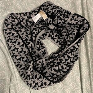 MICHAEL Michael Kors Black and Gray Scarf